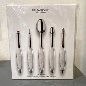 The Elite 5 Set is the original set of next generation of brushes.